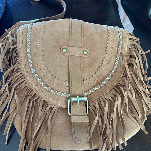 Suede Crossbody bag with fringes - Picture 2 of 8